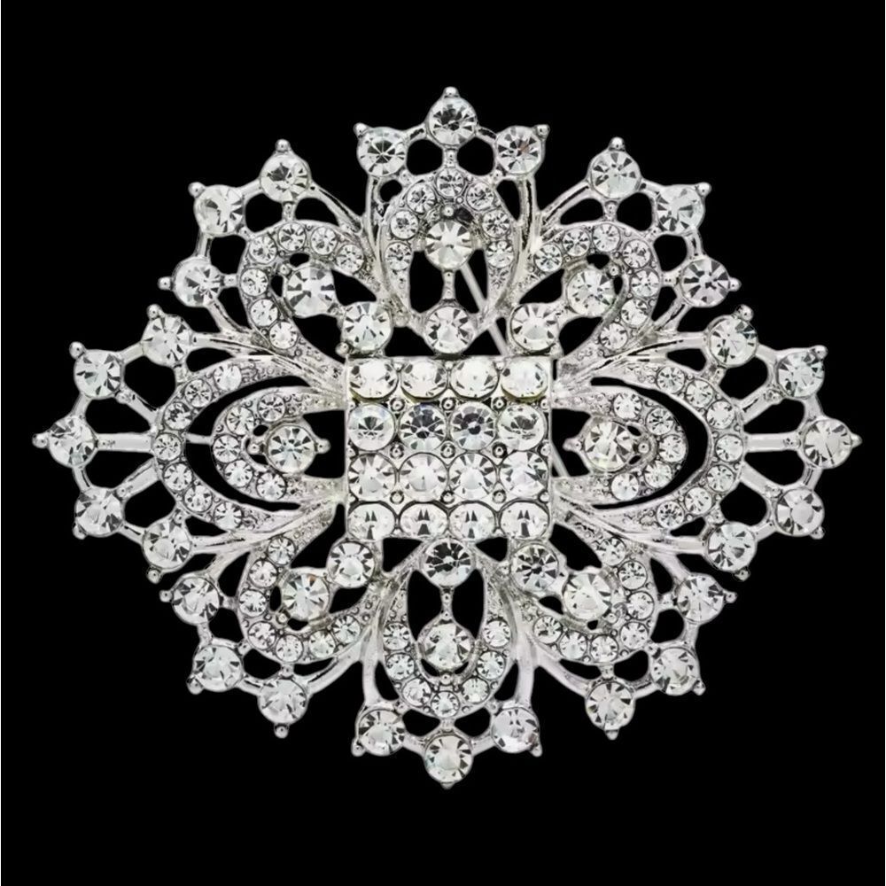 SPARKLING‎ PALACE STYLE BROOCH